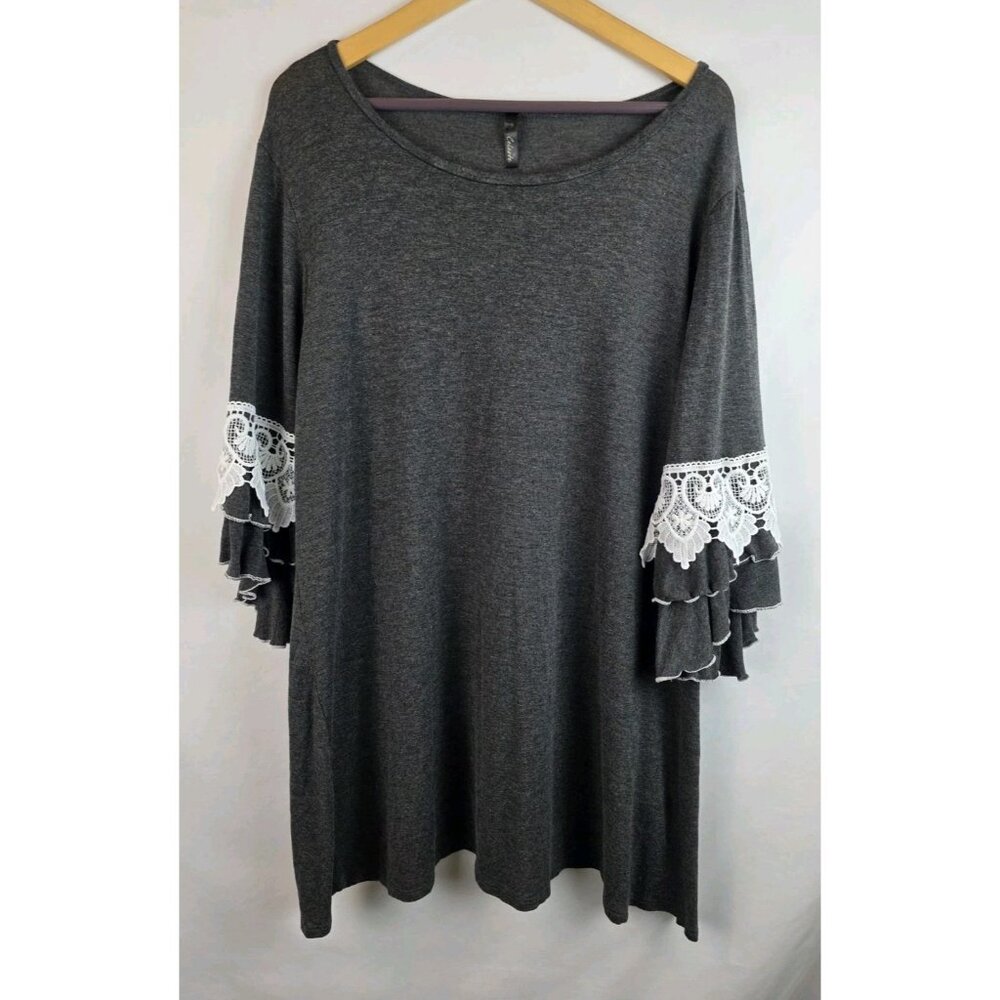 Celeste Womens Tunic Top Size 3X Gray White Lace Flared Ruffle 3/4 Sleeve Shirt